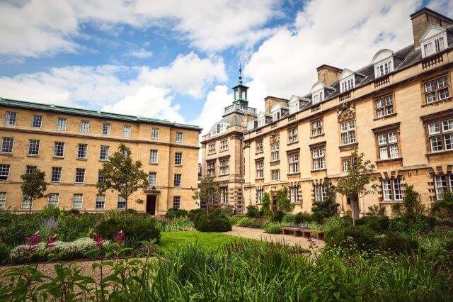 Immerse Education Cambridge yaz okulu görseli 3