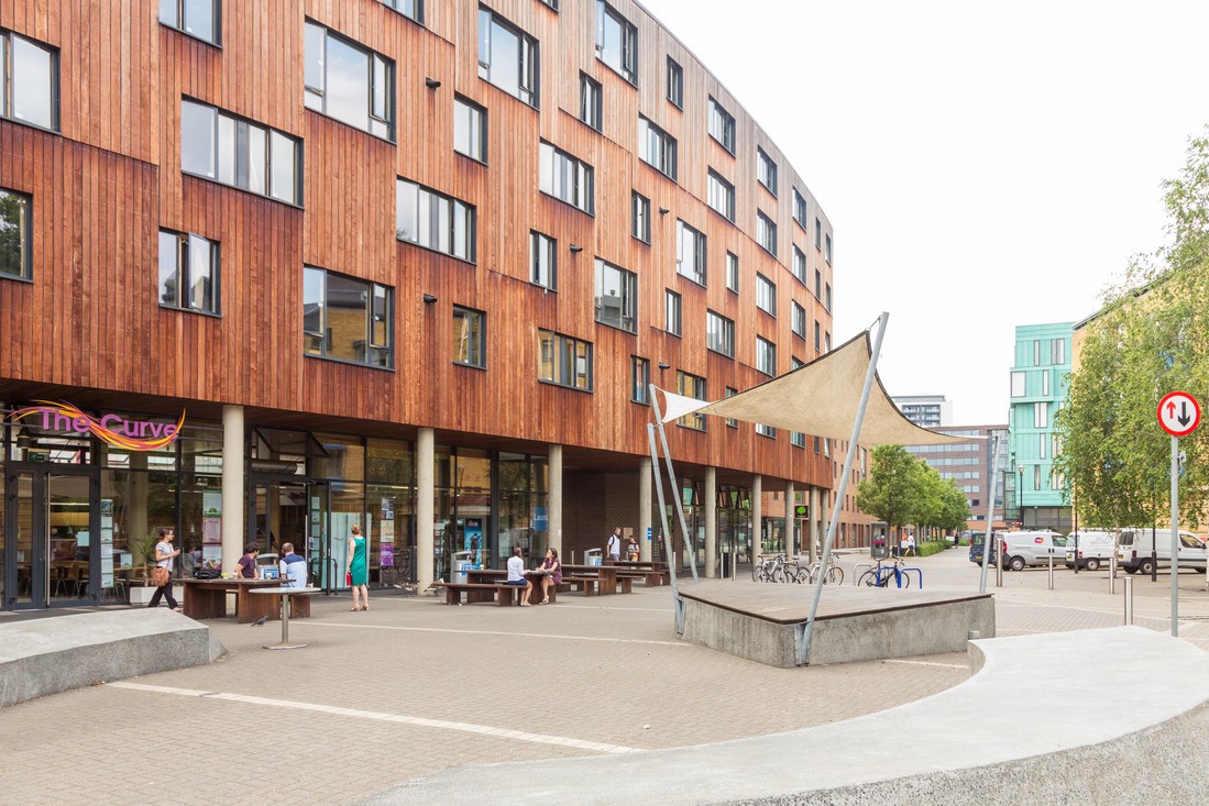 Embassy Summer Mile End kampüs görseli 3