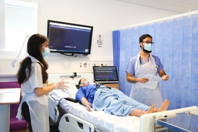 InvestIN University College London yaz okulu görseli 2