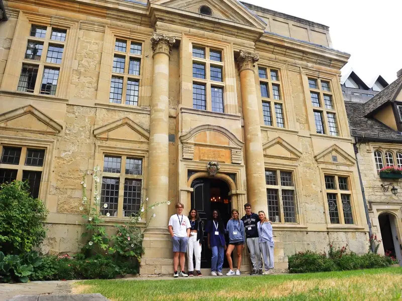 Immerse Education Oxford University yaz okulu görseli 2